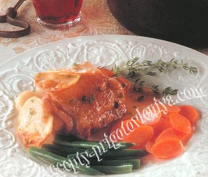 Курица, запеченная с картофелем